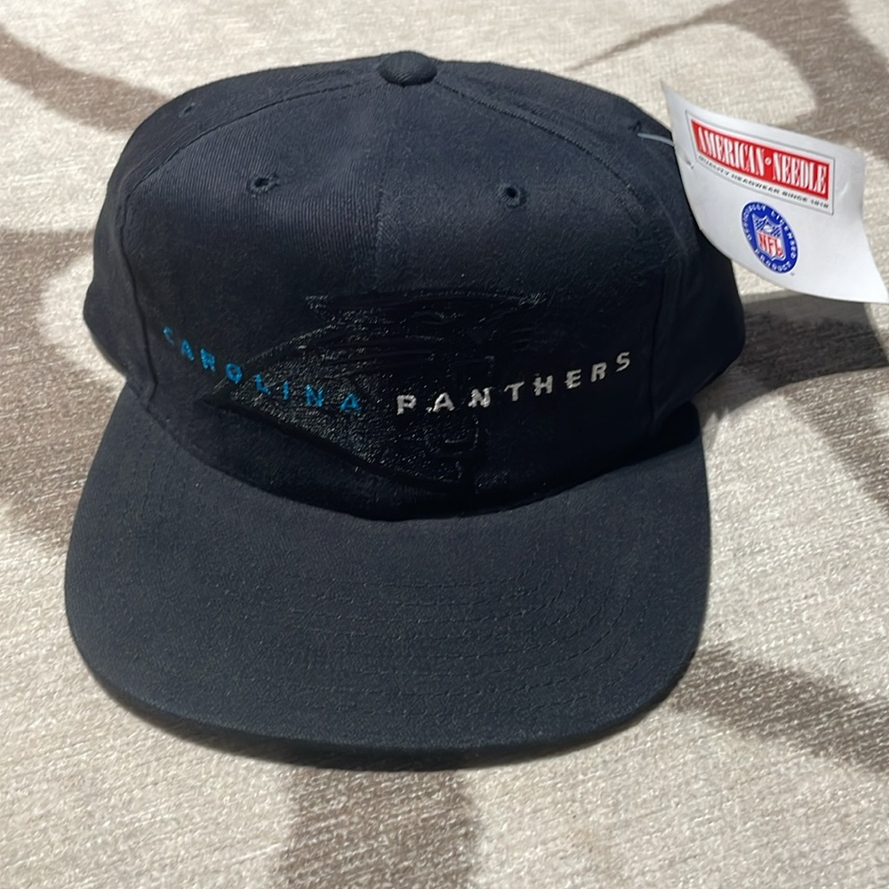 NOS Vintage Black Embroidered Carolina Panthers NFL Team Snap Back Cap with Tags